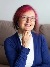 Lançamento do livro “Entrou injeção, saiu o quê?” de Ana Márcia Diógenes - BECE - Biblioteca Pública Estadual do Ceará