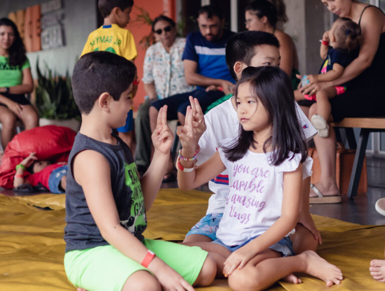 Cultura do Acesso: Bece amplia a acessibilidade em atividades infantis com tradução em Libras aos sábados