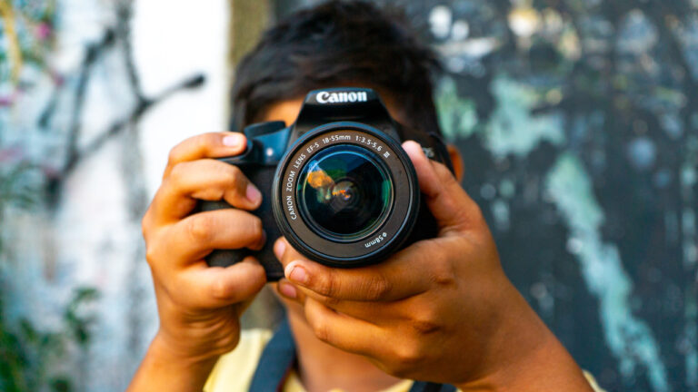 “Graviola, Presente!”: Projeto “Se Essa Casa Fosse Minha” realiza exposição fotográfica a partir do olhar das crianças da comunidade