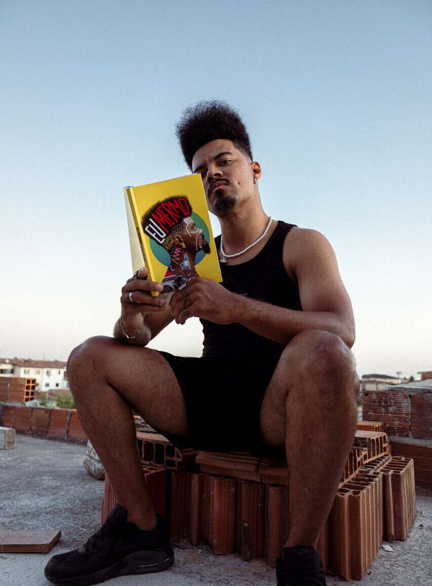 Concreto é tela e o asfalto é papel | “Do Asfalto ao Palco: Como o Hip-Hop Escreve Novos Finais” com Eduardo Africano 7 Eduardo AFricano foto 1 Easy Resize.com e1745408456299