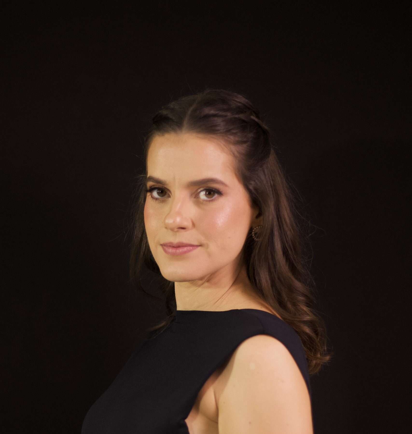 RENATA FREITAS FOTO 2 scaled e1756930655627