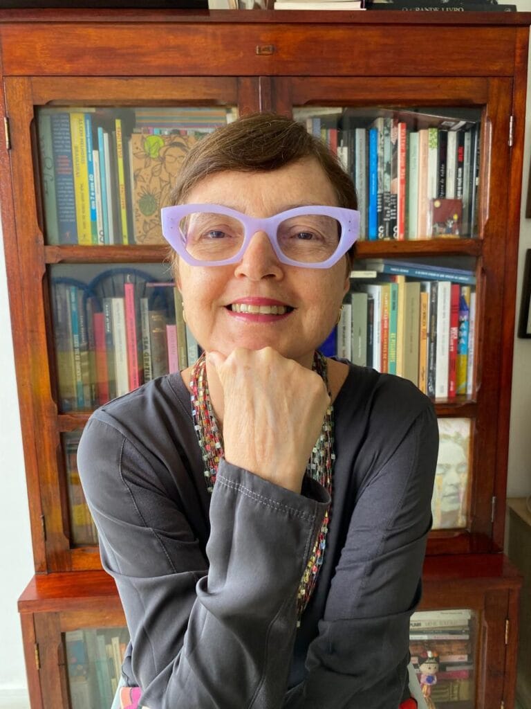 OFICINA “MICROCONTOS: POUCAS PALAVRAS, MUITAS HISTÓRIAS” COM ANA MÁRCIA DIÓGENES 