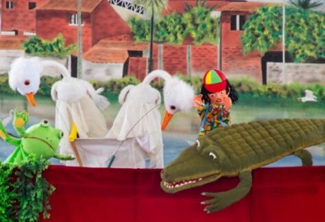 Rolê da Bece | Espetáculo “Na lagoa do Jacaré Lilico não pode jogar lixo!” com o grupo Calu Maravilha 76 Calu Maravilha foto 2