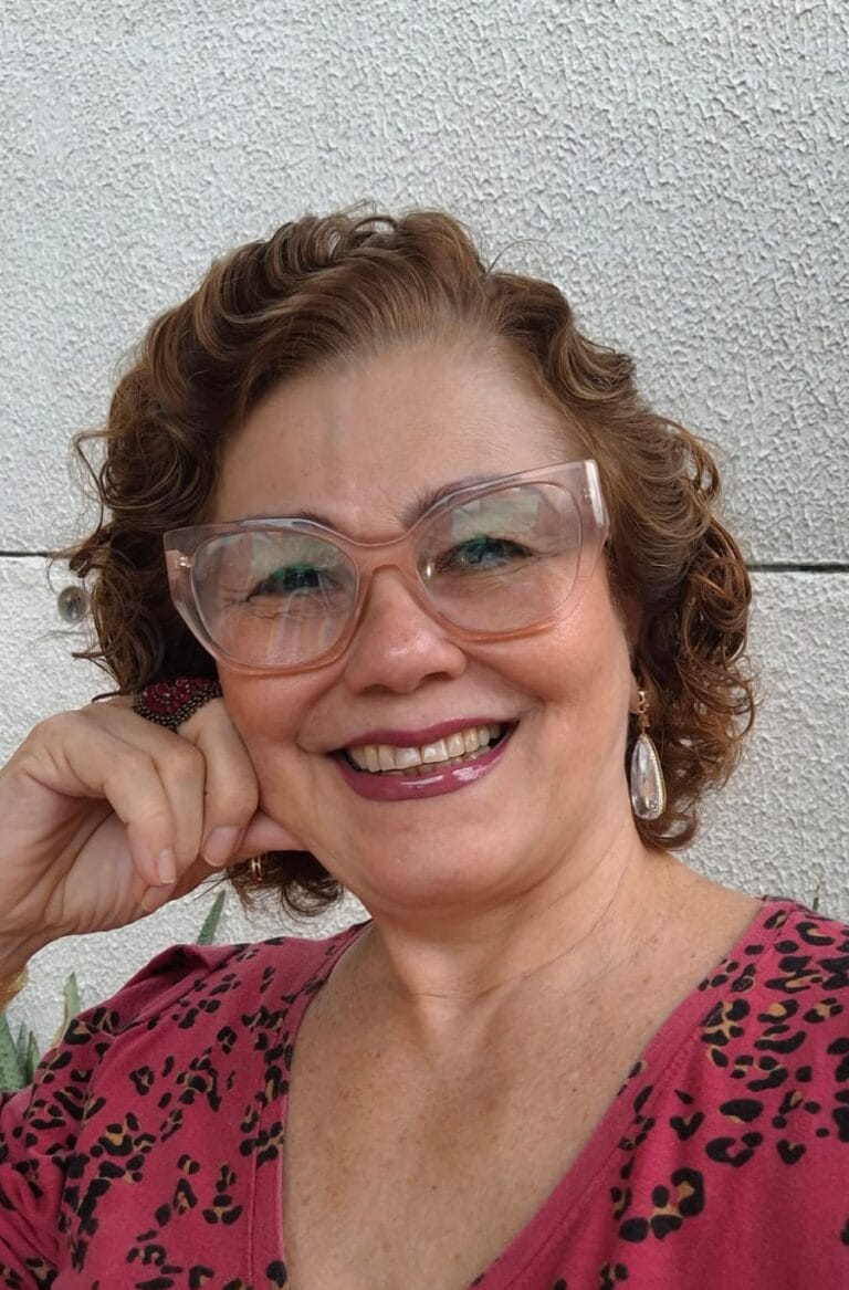 Oficina de Leitura: Fortaleza Amada: 300 anos com Hermínia Lima
