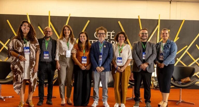 Bece participa do lançamento do Mapa dos Eventos Literários do Brasil na Bienal do Livro da Bahia